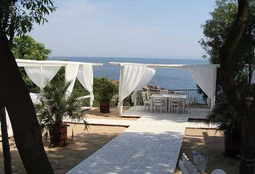 هتل Paradise Bay