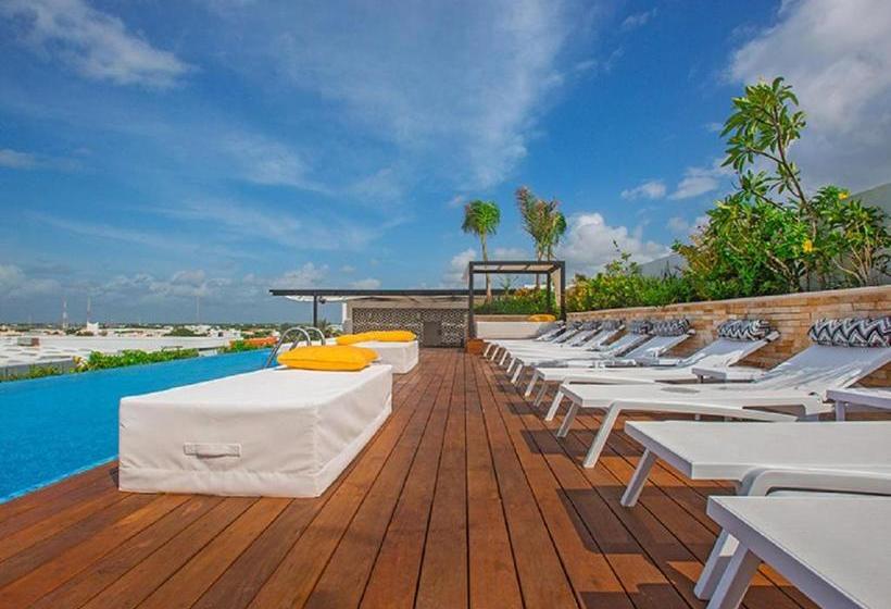 בית מלון כפרי Klr The City Condos