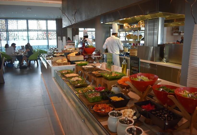 Novotel Muscat Airport