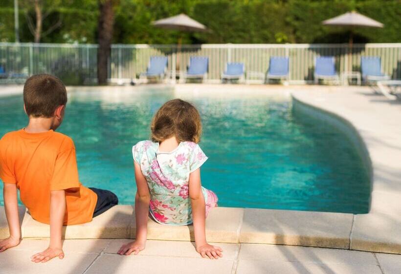 Novotel Muscat Airport