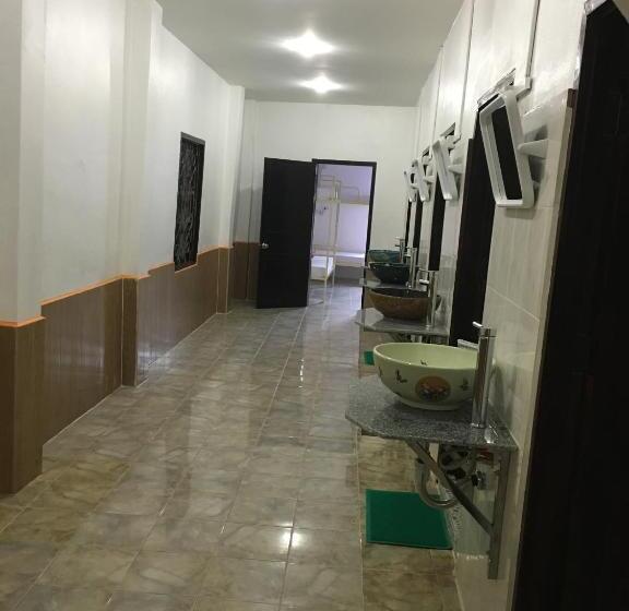 Vongprachan Backpackers Hostel