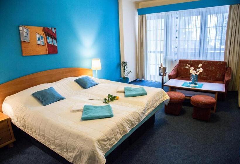 هتل Centrum Harrachov