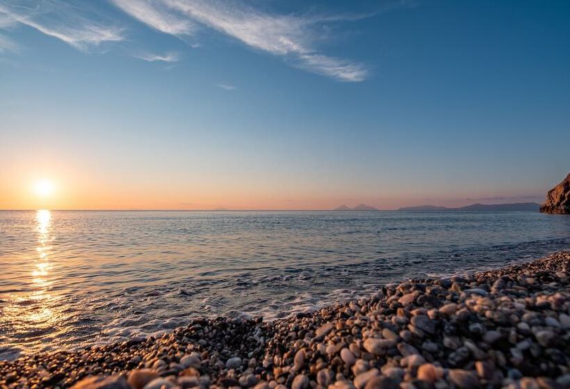 هتل Th Gioiosa Mare   Capo Calavà Village