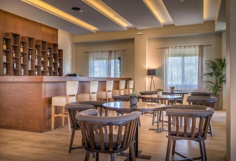 هتل Elegance Luxury Executive Suites  Adults Only