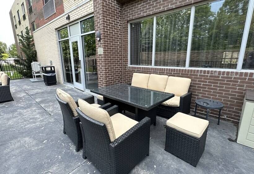 酒店 Fairfield Inn & Suites By Marriott Detroit Chesterfield