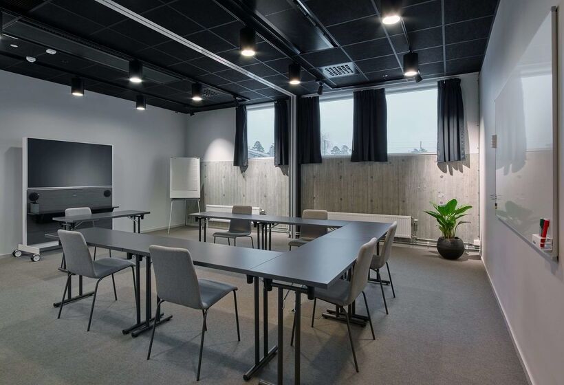 هتل Scandic Arlandastad