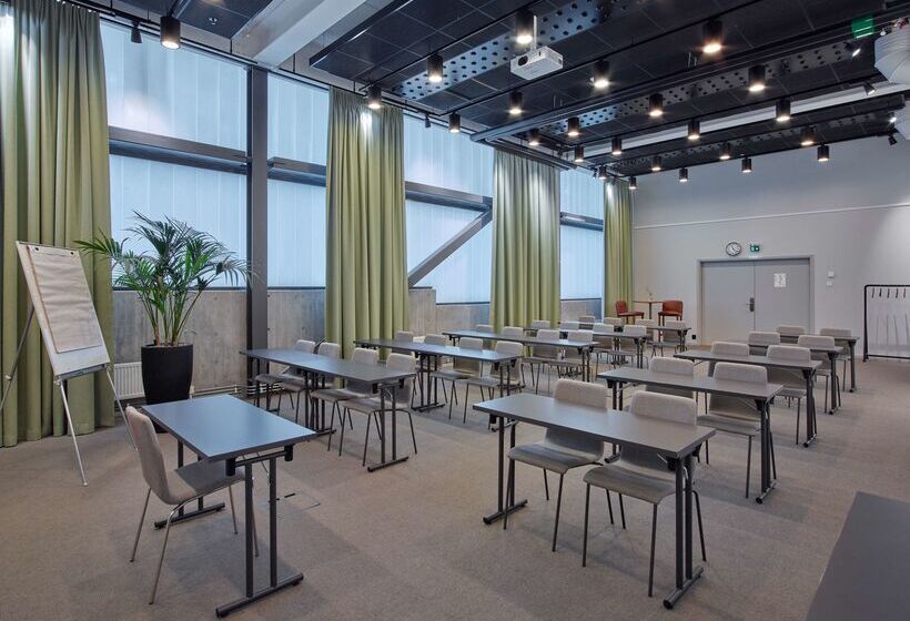 هتل Scandic Arlandastad