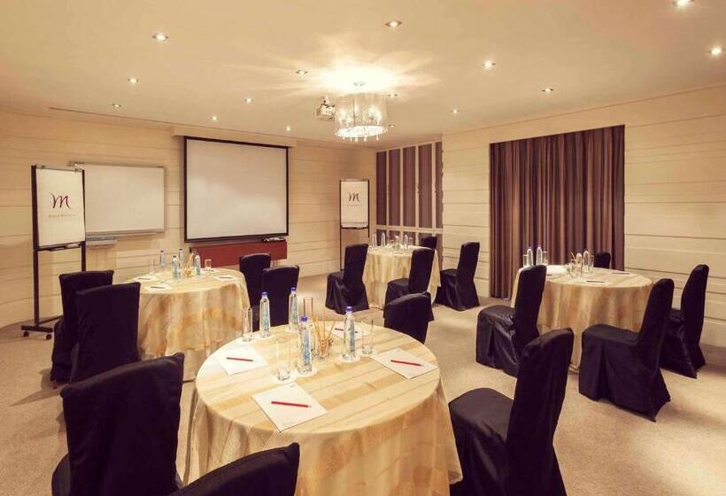 호텔 Grand Mercure Vadodara Surya Palace