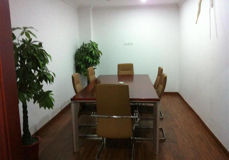 בית מלון כפרי Greentree Inn Shanghai Songjiang Xinqiao Jiuxin Road Express