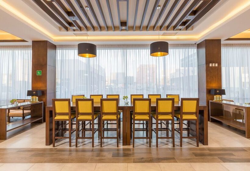 فندق Hampton Inn By Hilton Tijuana