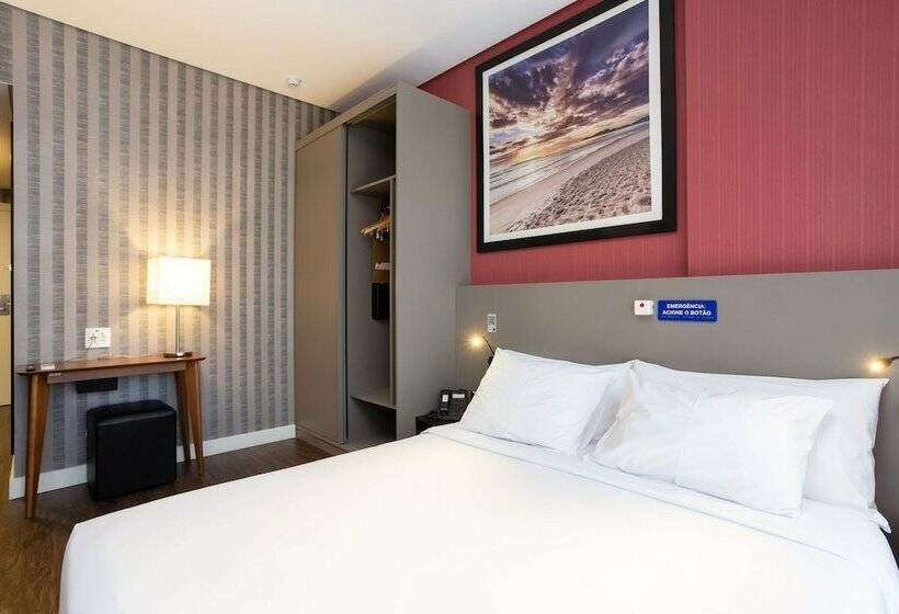 فندق Hilton Garden Inn Itajai Praia Brava