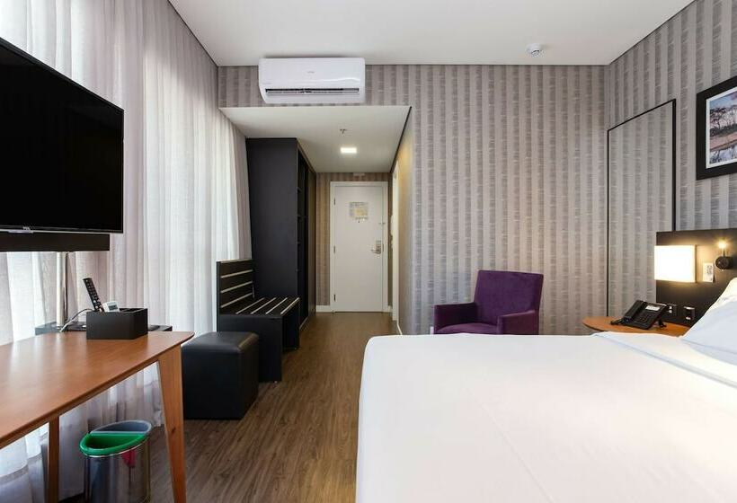 فندق Hilton Garden Inn Itajai Praia Brava