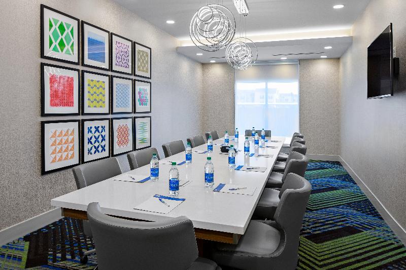 فندق Holiday Inn Express & Suites Lubbock Central   Univ Area, An Ihg
