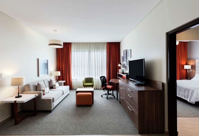 هتل Fiesta Inn Suites Aeropuerto Del Bajío