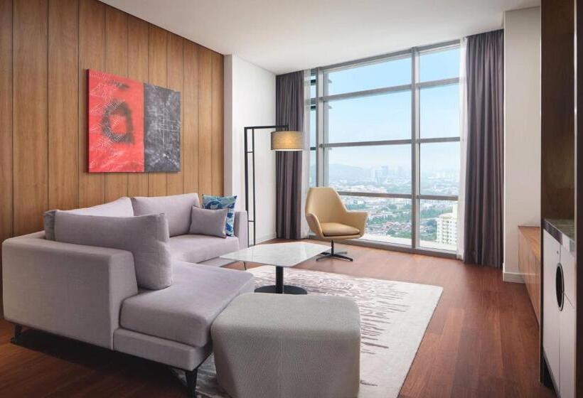هتل Le Meridien Petaling Jaya