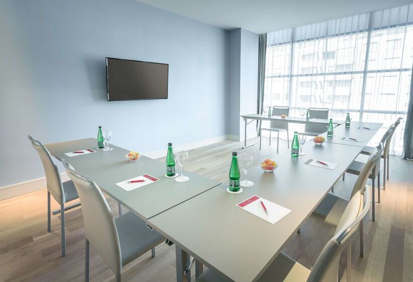 בית מלון כפרי NH Collection Santiago Casacostanera