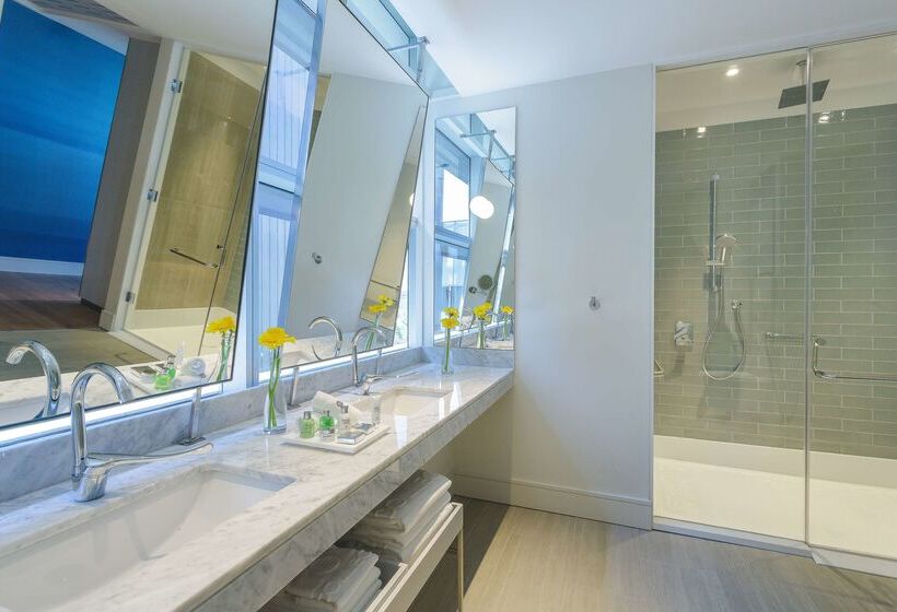 בית מלון כפרי NH Collection Santiago Casacostanera