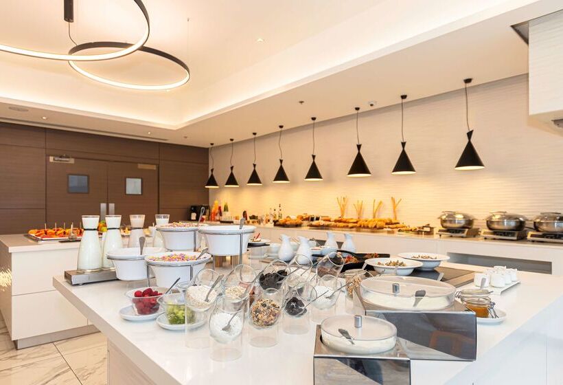 호텔 NH Monterrey La Fe