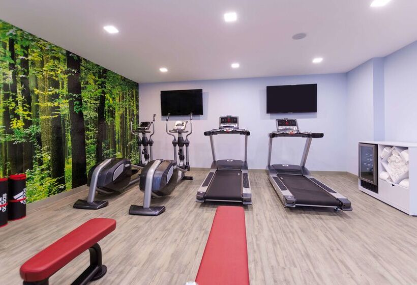 호텔 NH Monterrey La Fe