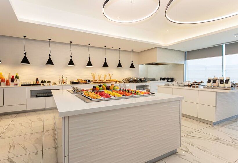 호텔 NH Monterrey La Fe