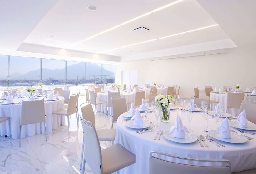 호텔 NH Monterrey La Fe