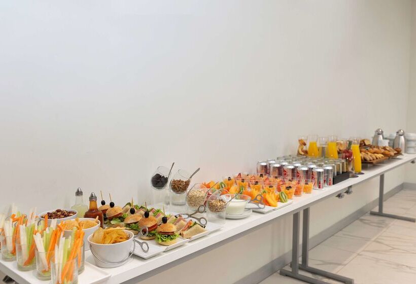 호텔 NH Monterrey La Fe