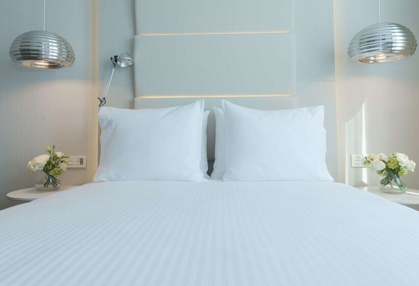 호텔 NH Monterrey La Fe