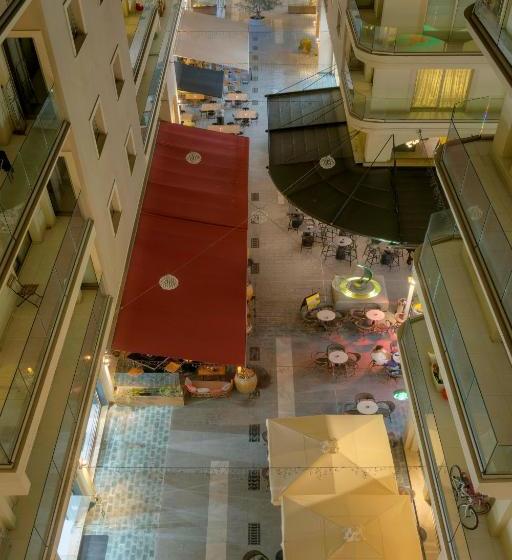 هتل Qcc Residence