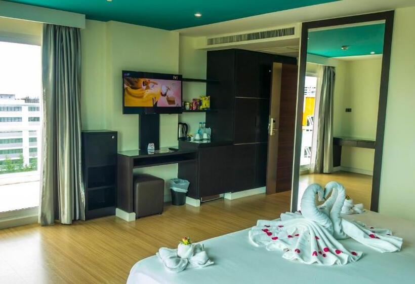 هتل Unique Regency Pattaya