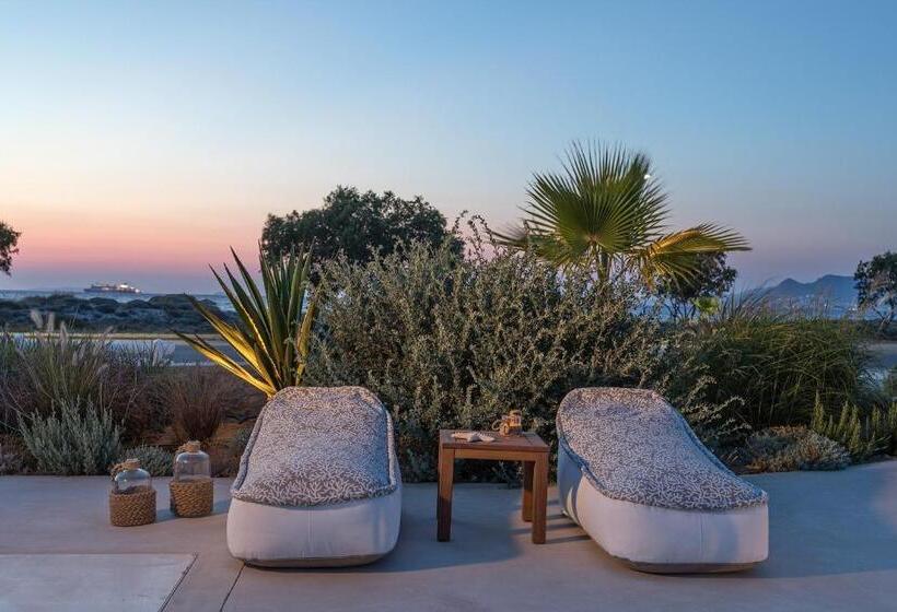 هتل White Pearls Luxury Suites   Adults Only