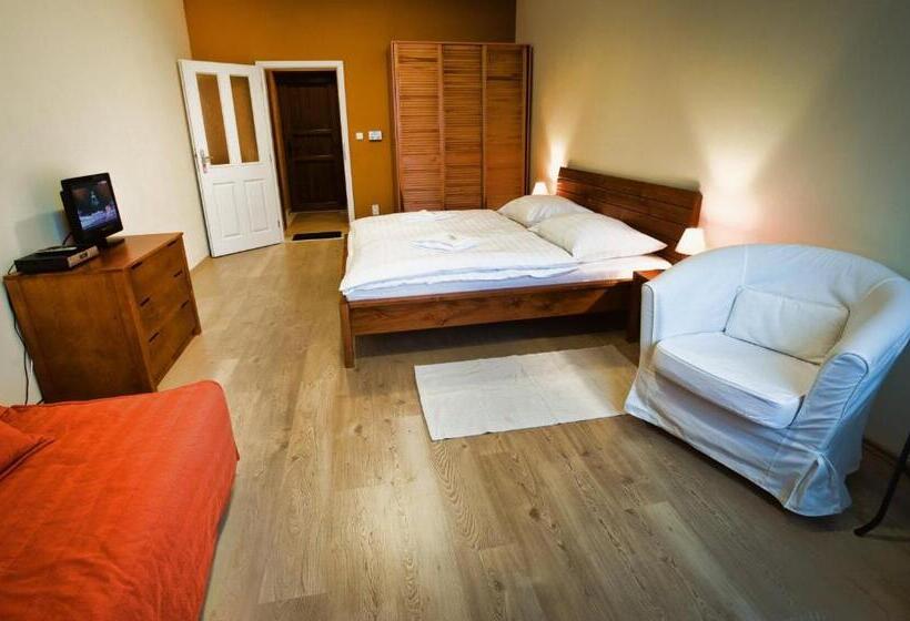 פנסיון Penzion Delanta