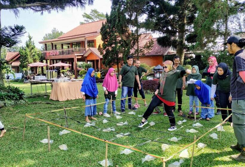 منتجع Citra Cikopo Hotel & Family Cottages