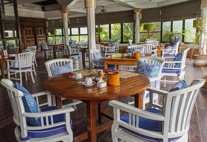 Villa Almarik Resort