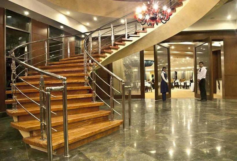 Grand Hotel