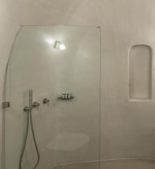 هتل Art Maisons Oia Castle