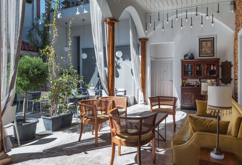 هتل Delight Deluxe