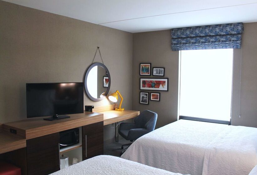Отель Hampton Inn By Hilton Forsyth