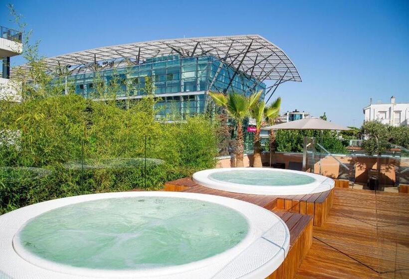 هتل Metropol Ceccarini Suite   Luxury Apartments