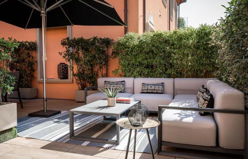 هتل Metropol Ceccarini Suite   Luxury Apartments
