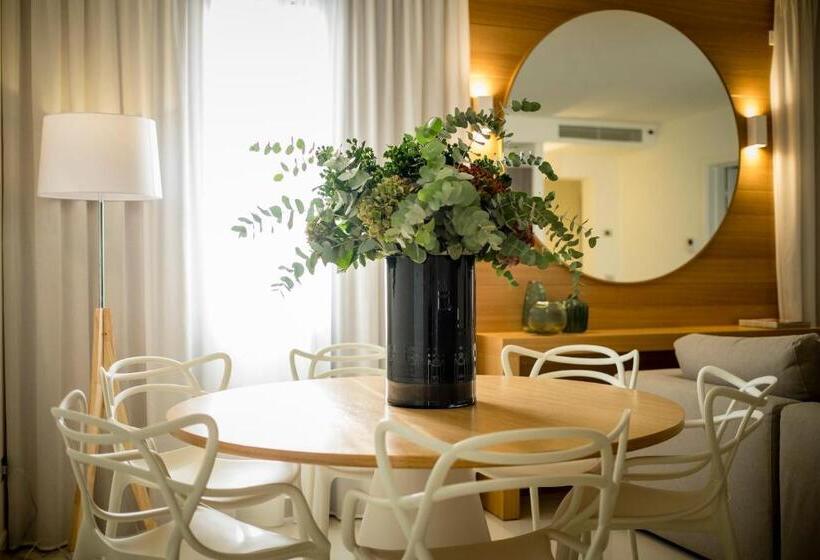 هتل Metropol Ceccarini Suite   Luxury Apartments