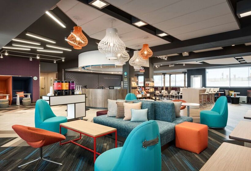 هتل Tru By Hilton Cedar Rapids Westdale