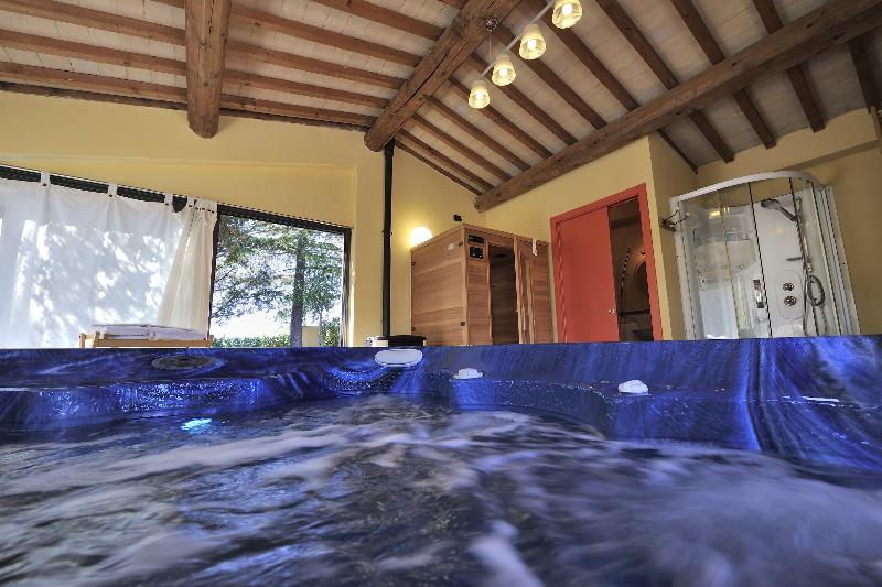 בית מלון כפרי Un Petit Paradis