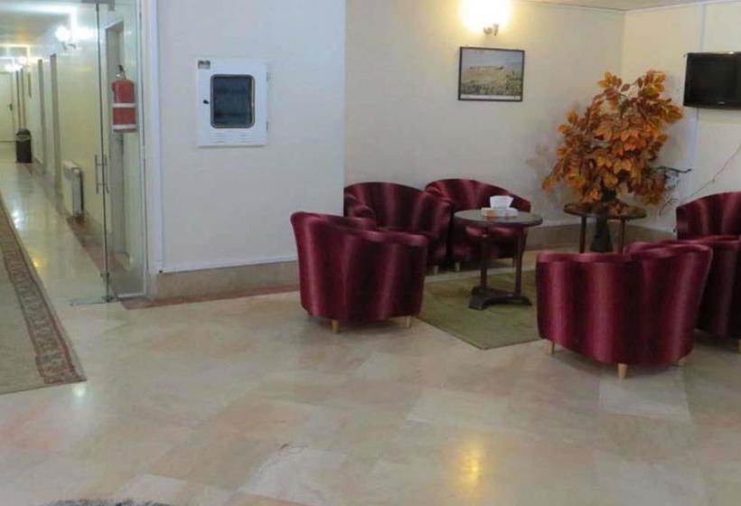 Tourist Hotel Larestán