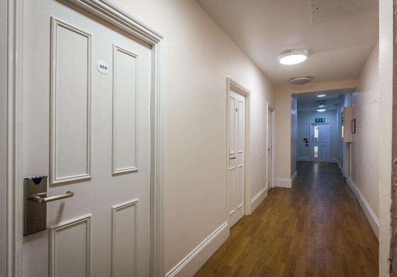 Общежитие Lse Passfield Hall Campus Accommodation