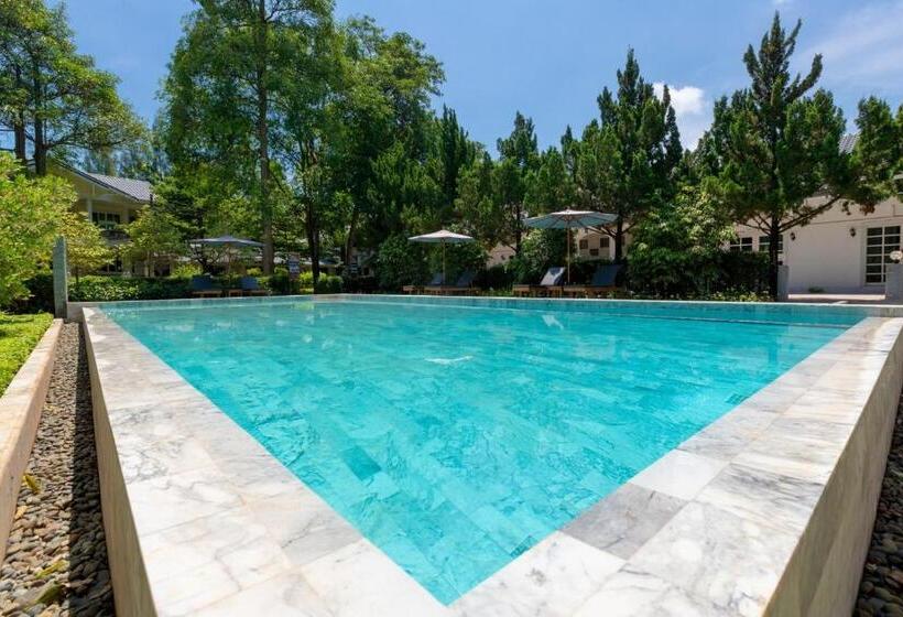 Diamond Hill Resort