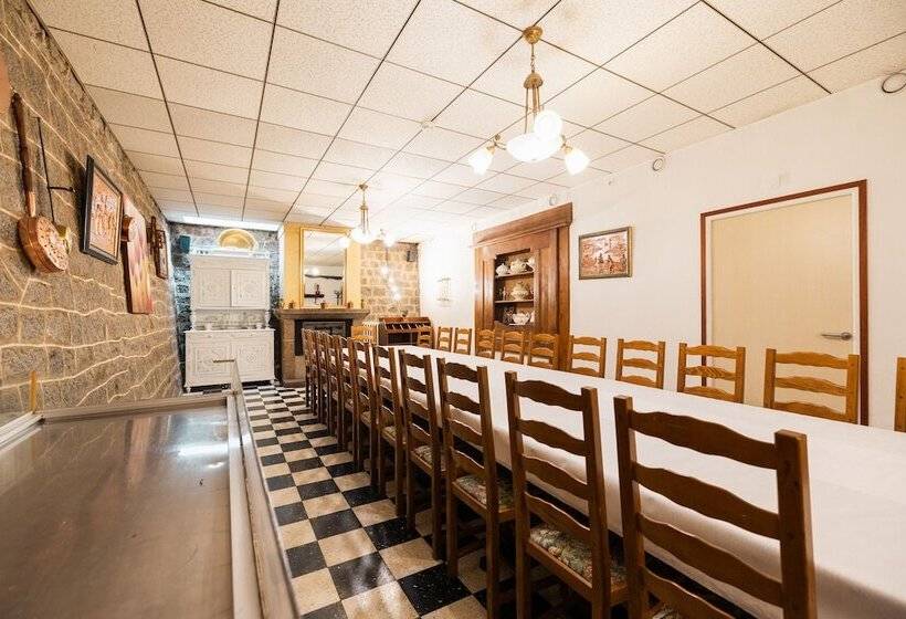 Отель De L Agriculture   2 étoiles