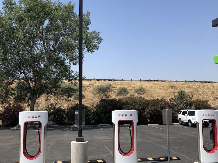 בית מלון כפרי National 9 Inn