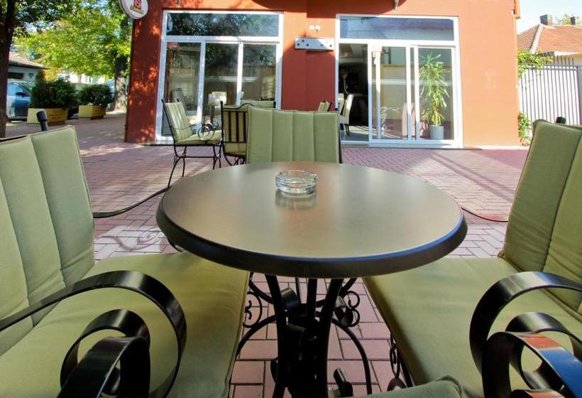 استراحتگاه Villa Modena