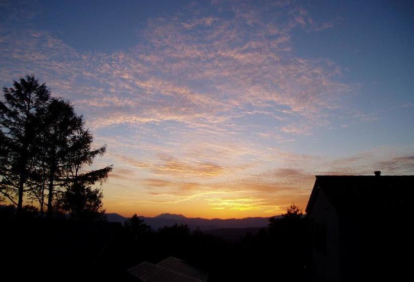 Ryokan Tsutsuji To Kaede