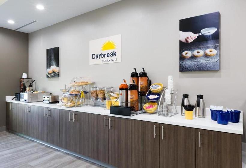 Fotos del hotel Days Inn & Suites By Wyndham Houston Nw Cypress:  26
